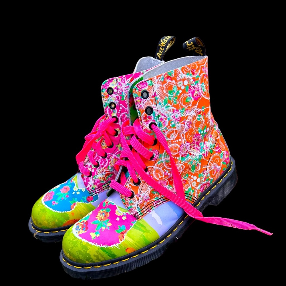 Dr Marten’s women’s boots size 11